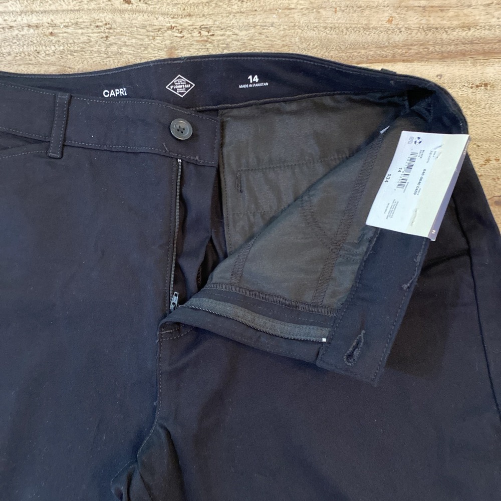 St John's Bay Women's Pants Size 14 Secretly Slender Capri Tan Khaki NEW - Picture 3 of 12
